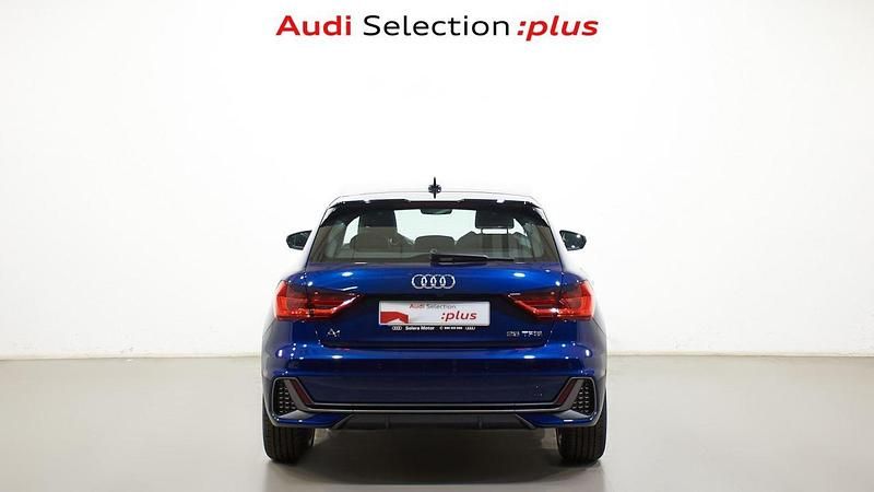 Usado Audi A1 Sportback 95 CV (69 kW) 2023 Azul navarra (metalizado)/techo negro mito Utilitario