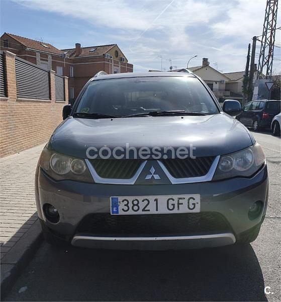 Usado Mitsubishi Outlander Intense+ 140 CV (102 kW) 2008 Gris / plata SUV