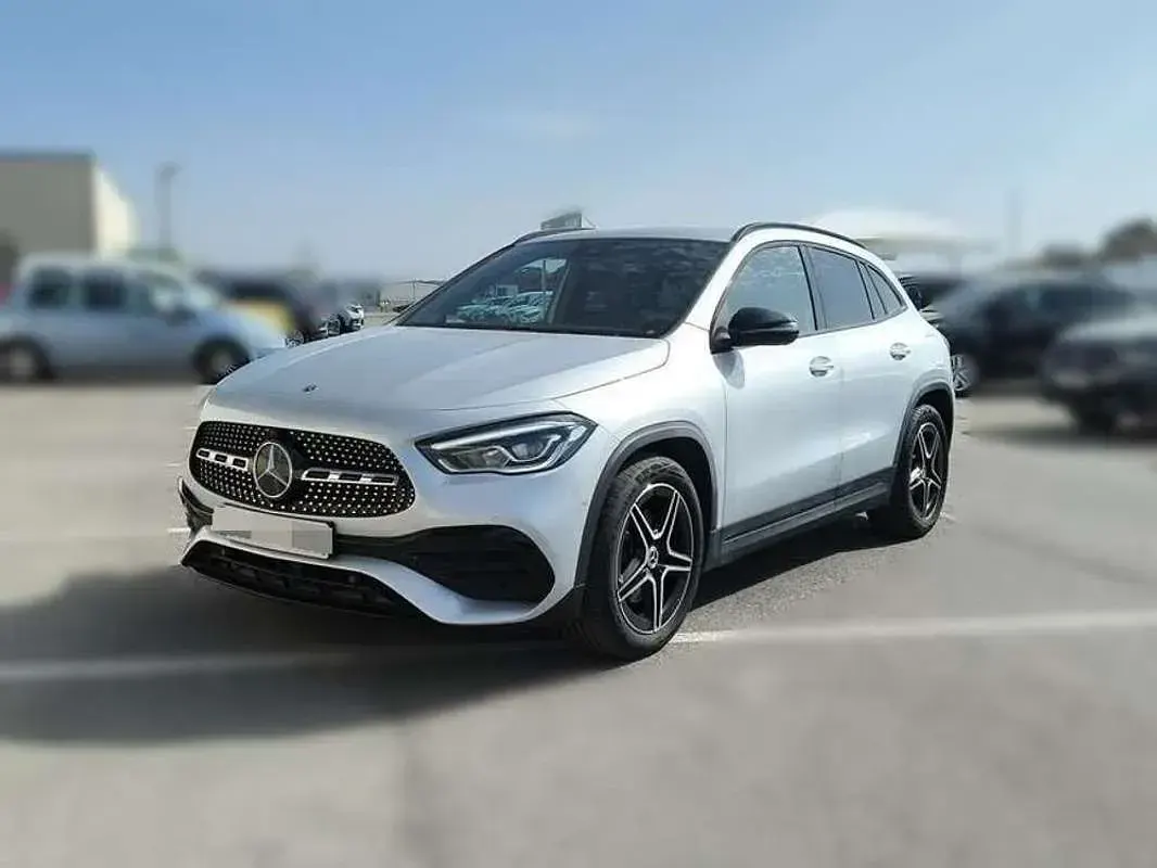 Usado Mercedes GLA200 150 CV (110 kW) 2021 Gris SUV