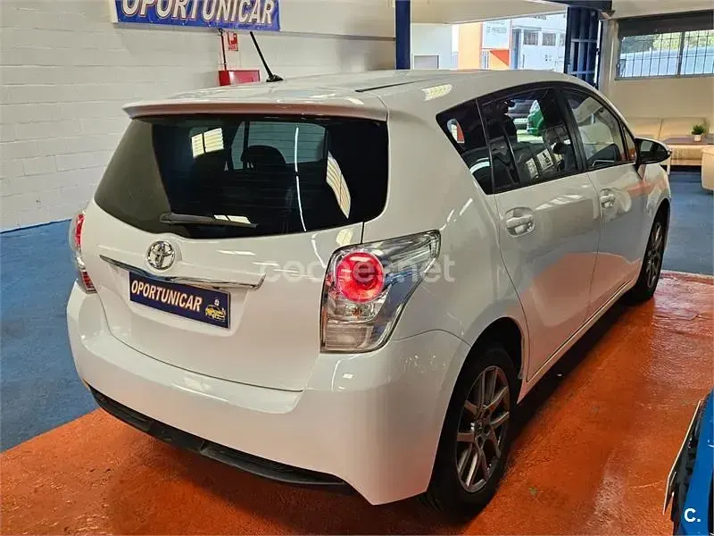 Usado Toyota Verso Comfort 112 CV (82 kW) 2014 Blanco Monovolumen