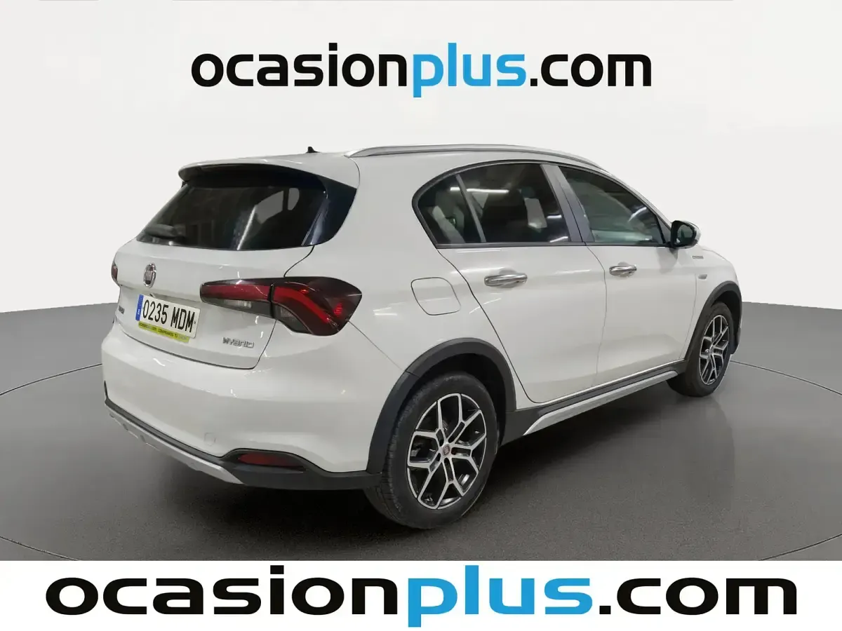 Usado Fiat Tipo Cross 130 CV (95 kW) 2023 Blanco Berlina