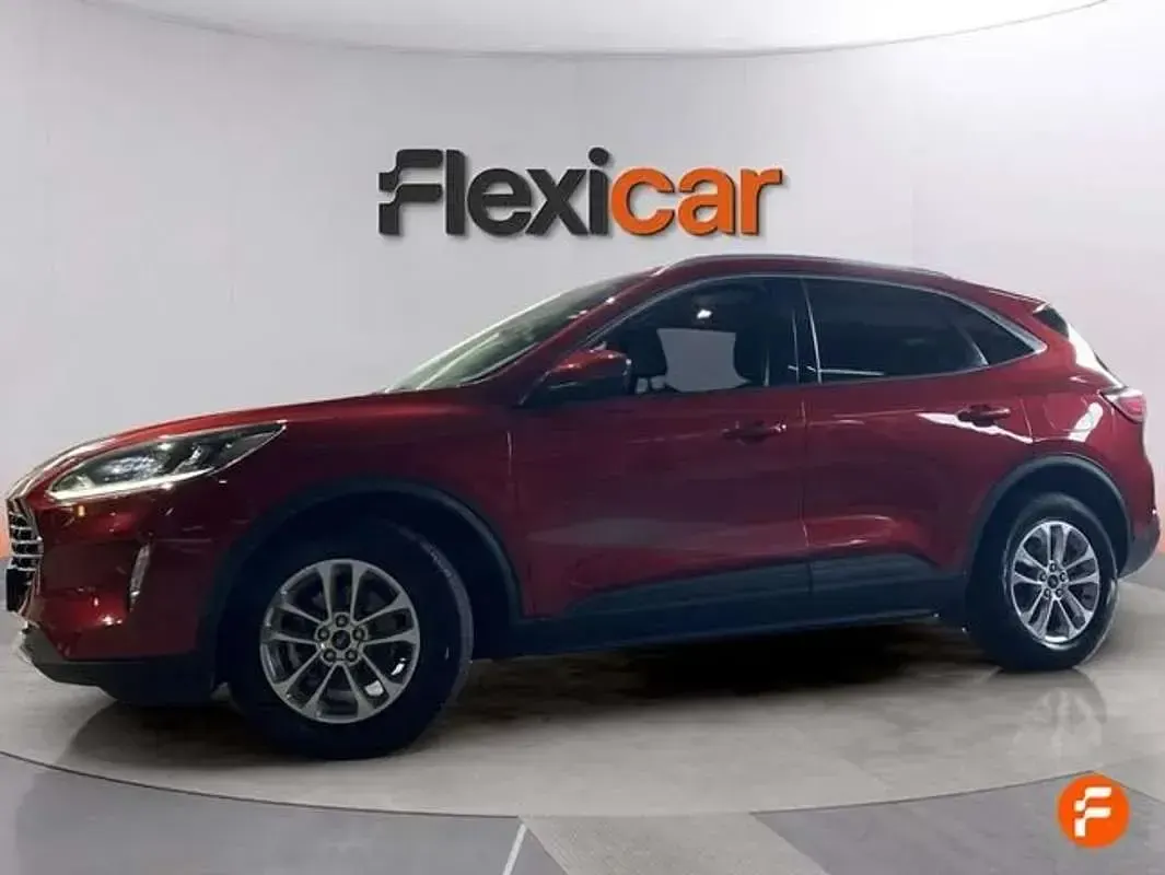 Usado Ford Kuga ST-Line 150 CV (110 kW) 2023 Burdeos SUV