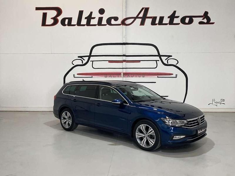 Usado VW Passat Business 150 CV (110 kW) 2024 Azul Familiar