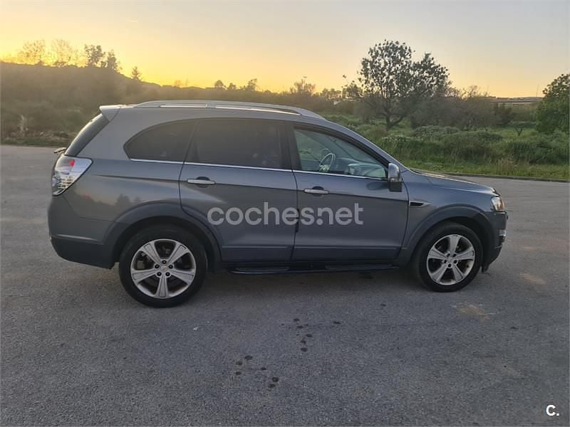 Usado Chevrolet Captiva LTZ 184 CV (135 kW) 2012 Gris / plata SUV