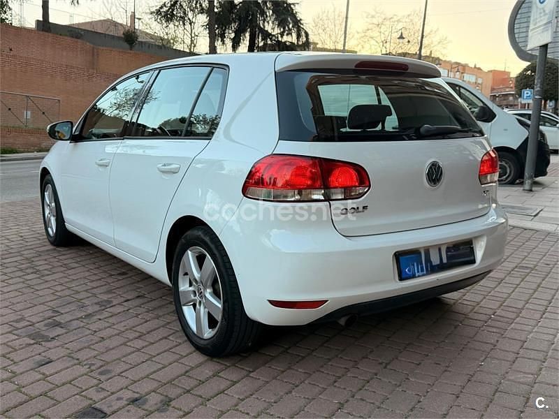 Usado VW Golf VII Advance 105 CV (77 kW) 2012 Blanco Berlina