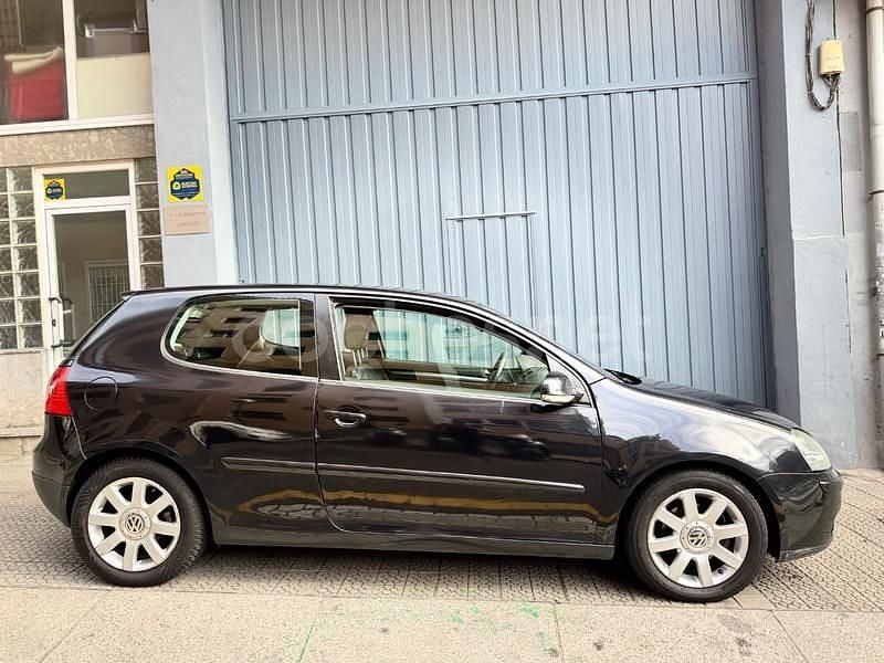 Negro Usado 2004 VW Golf IV Highline Berlina | 3690 € (Precio justo) - Imagen 1/4