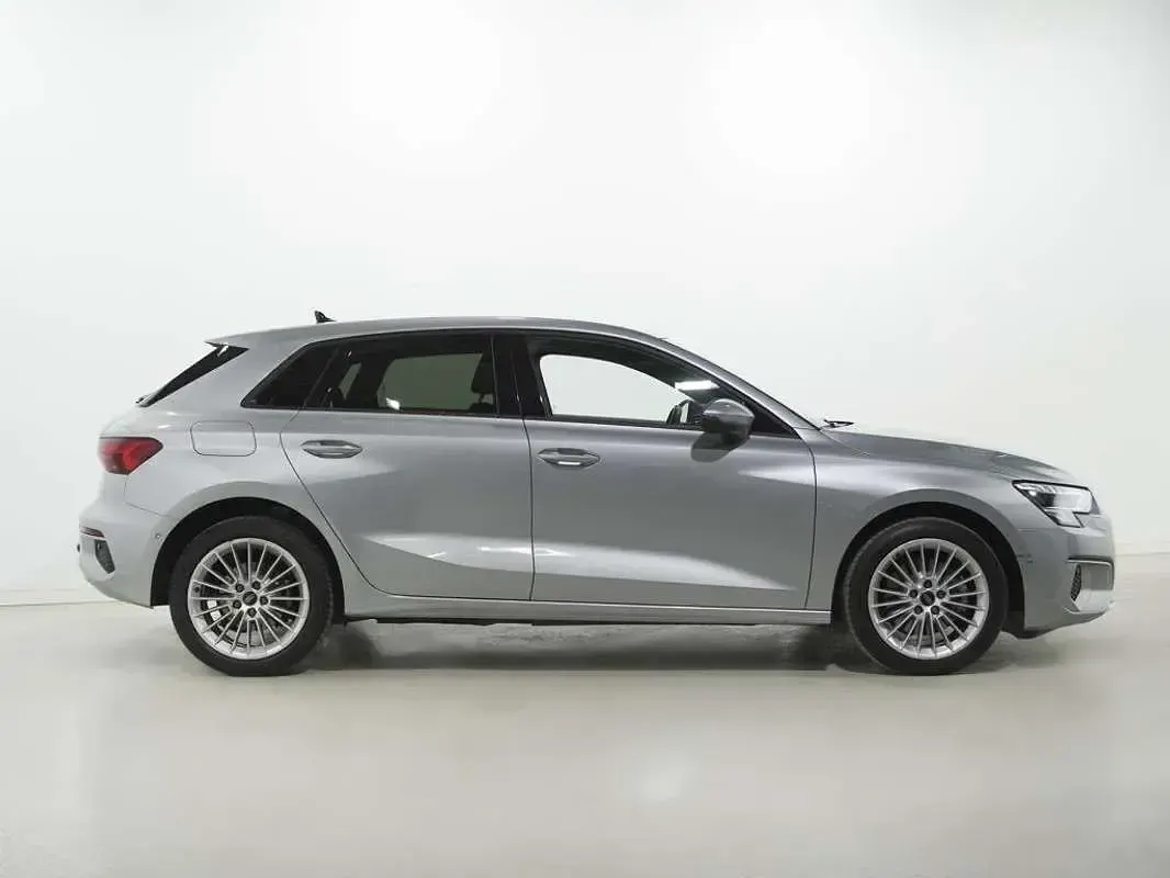 Usado Audi A3 Sportback Advanced 204 CV (150 kW) 2023 Gris Utilitario