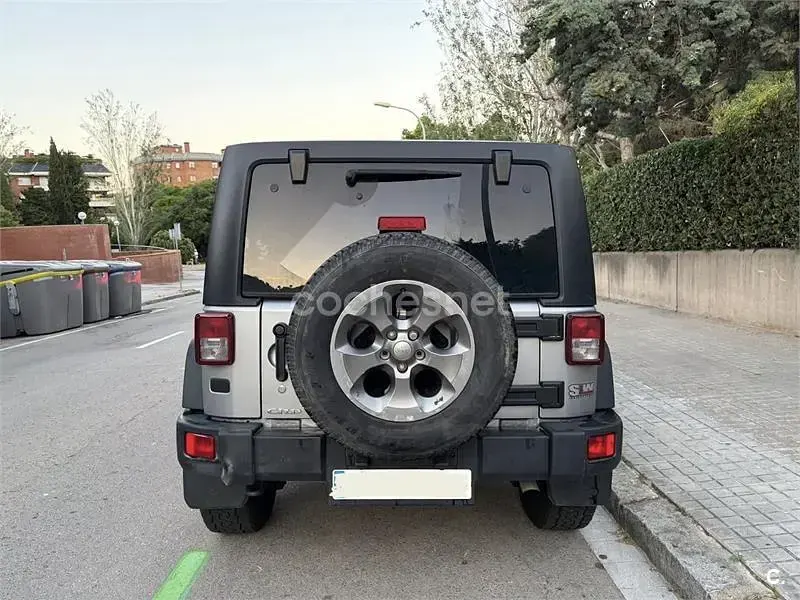 Usado Jeep Wrangler Unlimited Rubicon 200 CV (147 kW) 2017 Gris / plata SUV