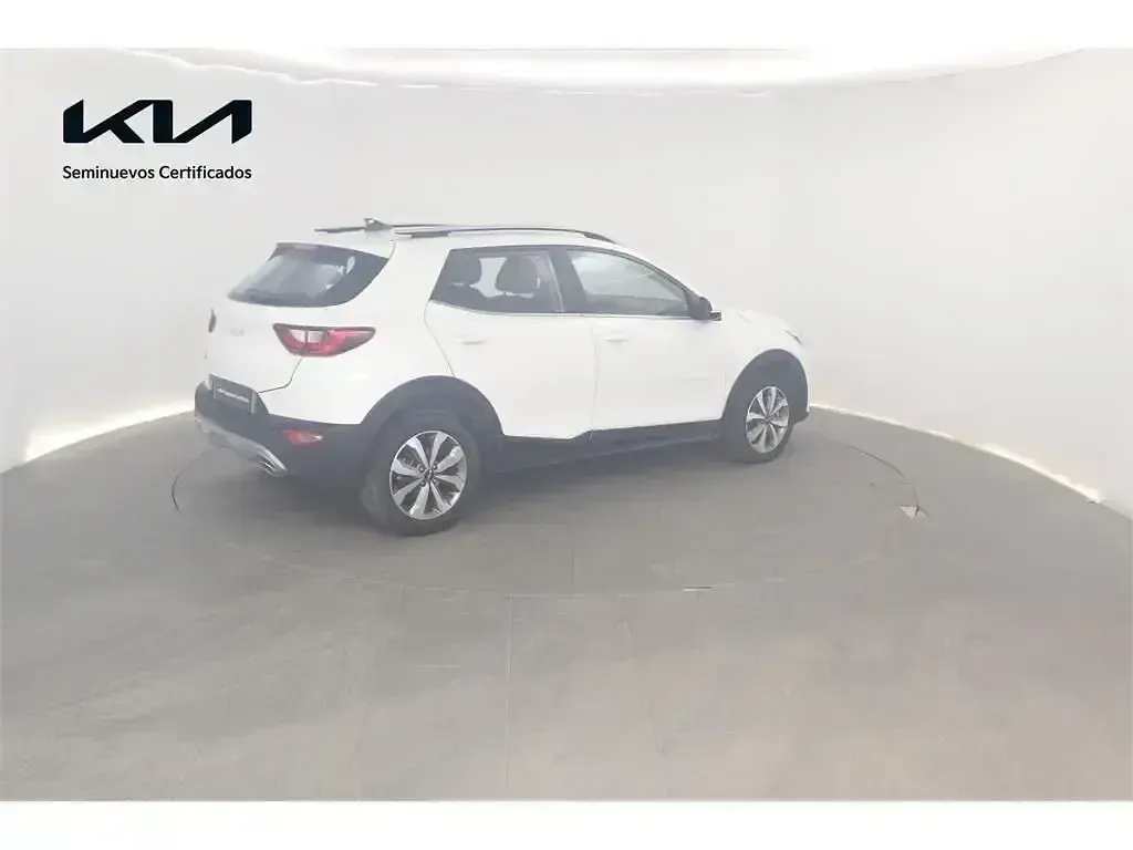 Usado Kia Stonic 100 CV (73 kW) 2025 Blanco SUV