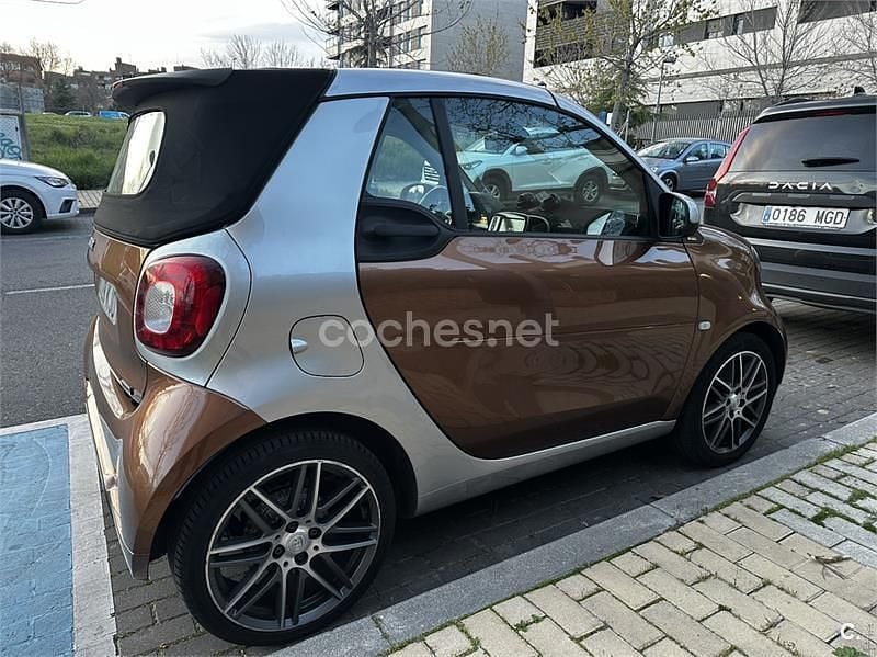 Usado Smart ForTwo Cabrio Brabus 102 CV (75 kW) 2017 Marrón Descapotable
