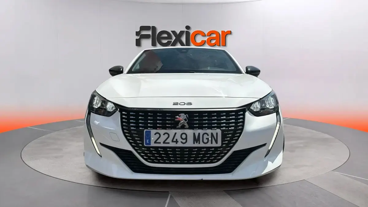 Usado Peugeot 208 Allure 101 CV (74 kW) 2023 Blanco Utilitario