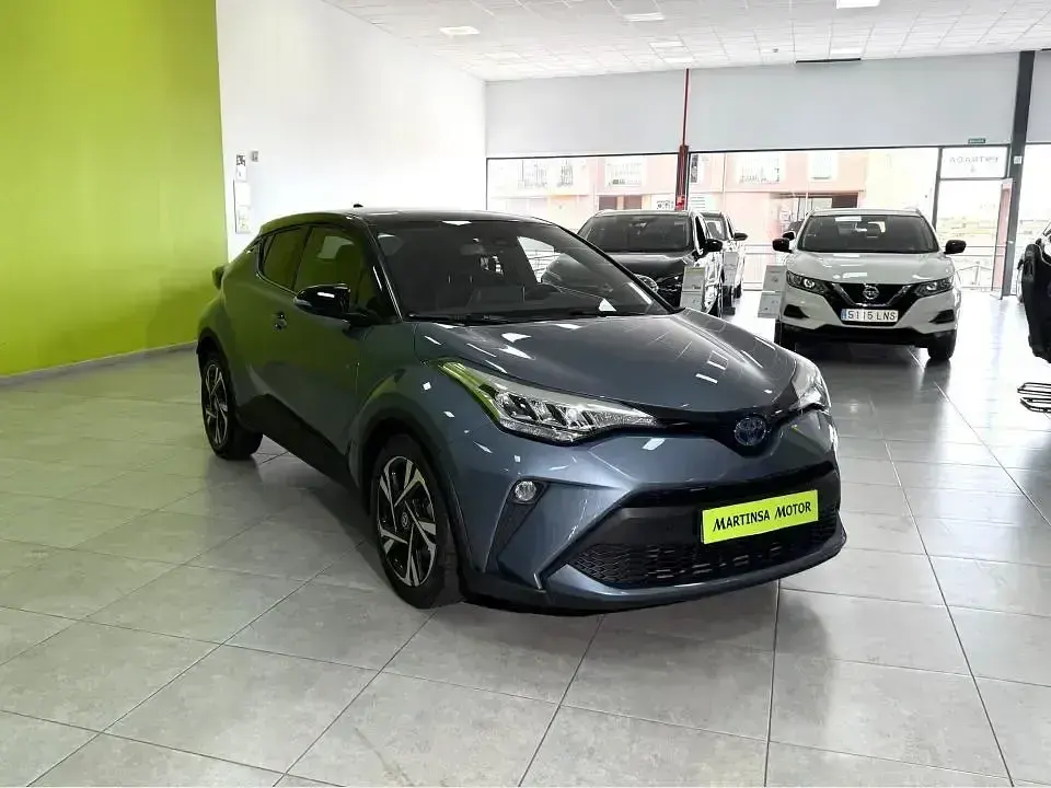 Usado Toyota C-HR Advance 122 CV (89 kW) 2022 Gris SUV