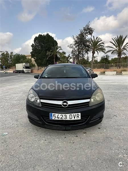 Negro Usado 2007 Opel Astra GTC Sport Berlina | 2400 € (Buen precio) - Imagen 1/4