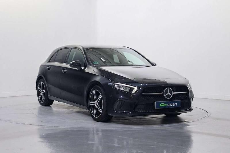 Usado Mercedes A180 116 CV (85 kW) 2019 Negro Utilitario
