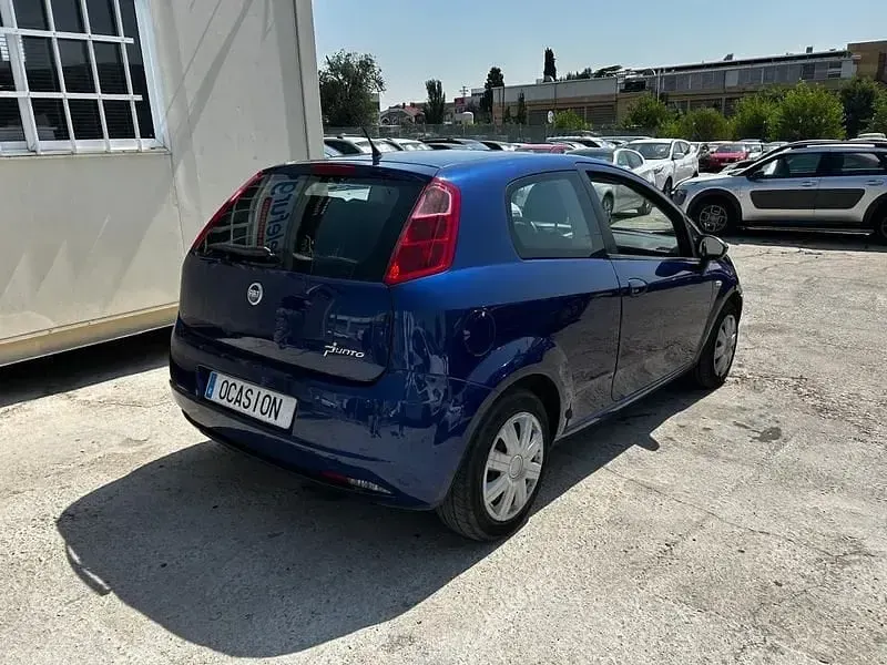 Usado Fiat Punto Classica 70 CV (51 kW) 2006 Azul Utilitario