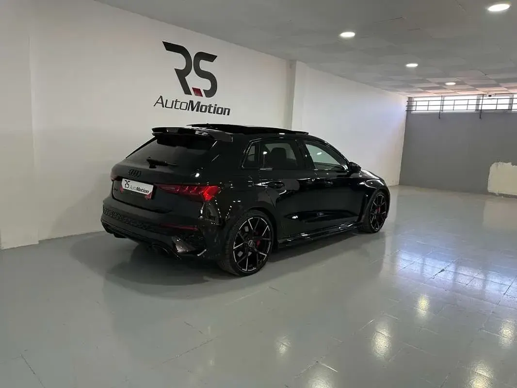 Usado Audi RS3 Sportback 400 CV (294 kW) 2023 Negro Utilitario