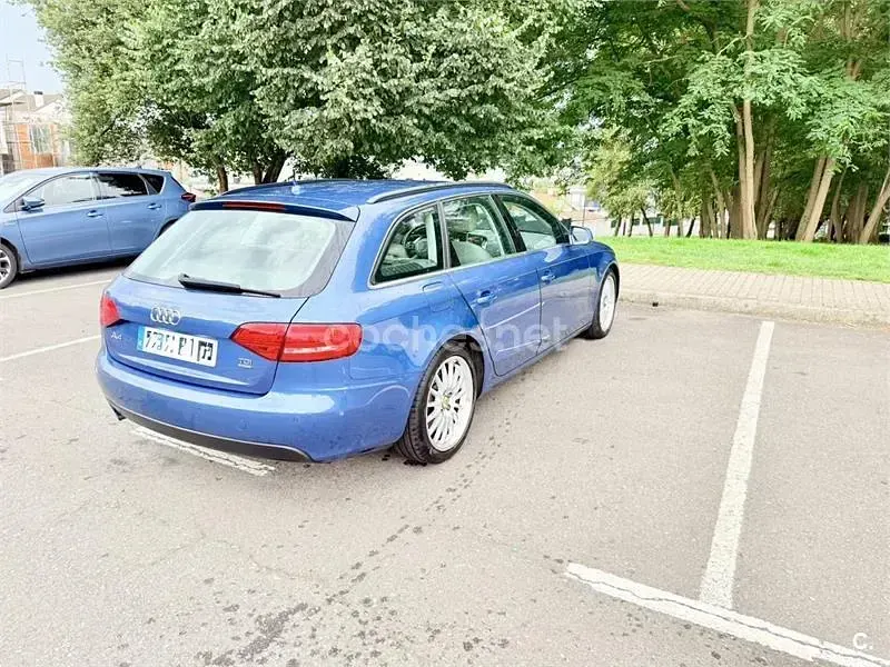 Usado Audi A4 170 CV (125 kW) 2010 Azul Familiar