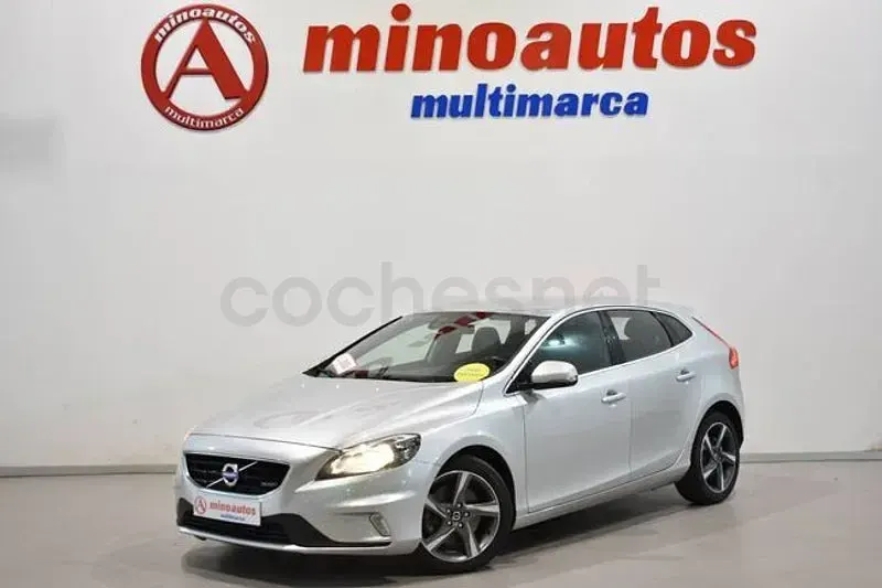 Usado Volvo V40 R-Design Momentum 150 CV (110 kW) 2014 Gris / plata Berlina