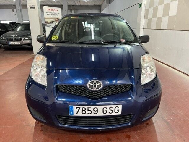 Usado Toyota Yaris Live 90 CV (66 kW) 2009 Azul Berlina