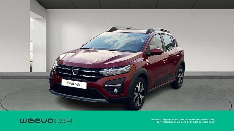 Usado Dacia Sandero Comfort 91 CV (66 kW) 2022 Rojo Utilitario