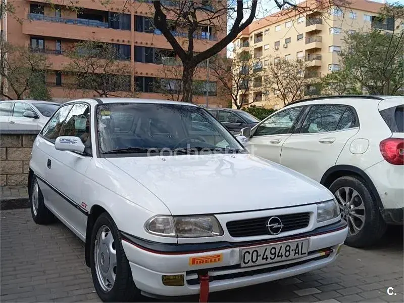 Usado Opel Astra 125 CV (91 kW) 1996 Blanco Coupe