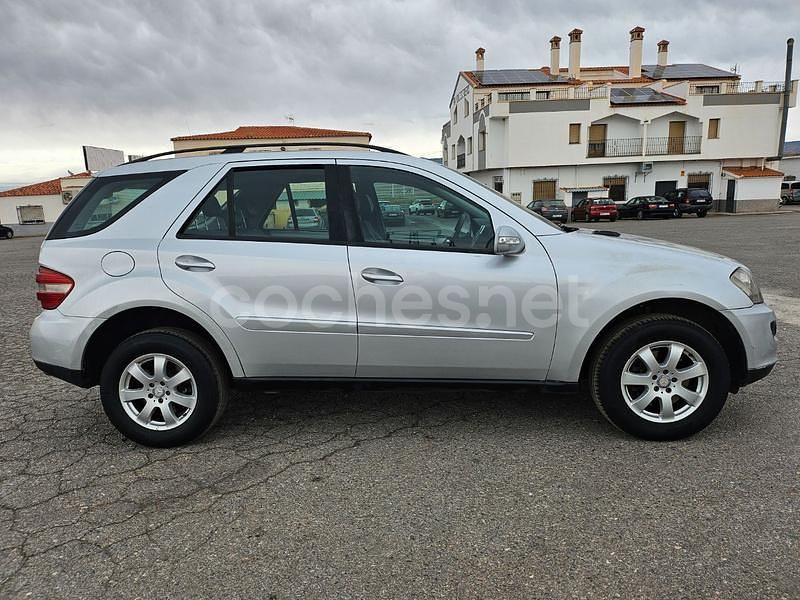 Usado Mercedes ML320 224 CV (164 kW) 2005 Gris / plata SUV