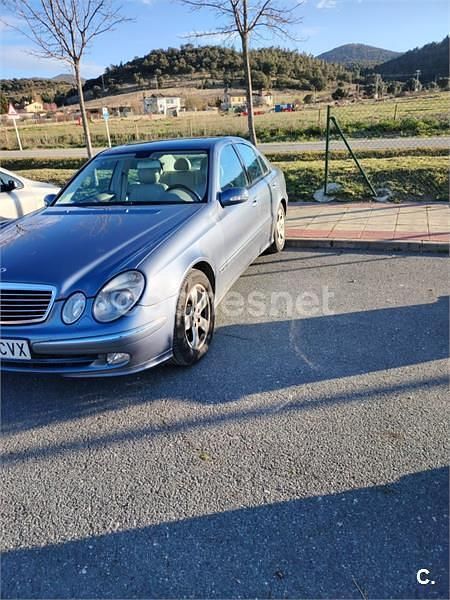 Usado Mercedes E320 Avantgarde 224 CV (164 kW) 2004 Azul Berlina