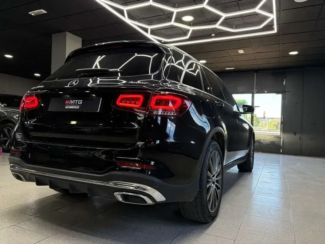 Usado Mercedes C200 163 CV (119 kW) 2022 Negro Berlina