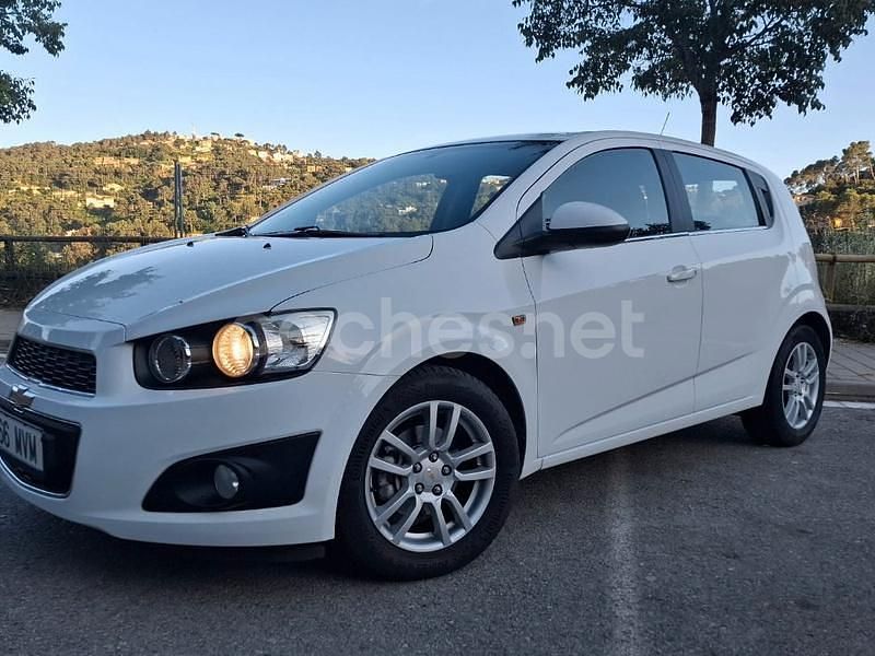 Blanco Usado 2012 Chevrolet Aveo LTZ Berlina | 7990 € - Imagen 1/4