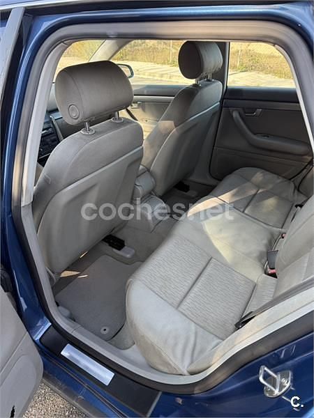 Usado Audi A4 140 CV (102 kW) 2005 Azul Berlina
