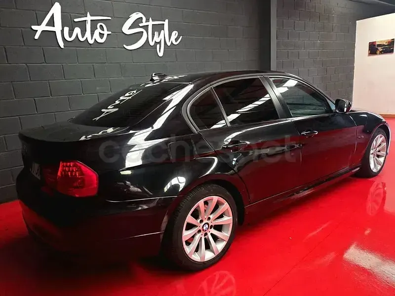 Usado BMW 318 143 CV (105 kW) 2010 Negro Berlina