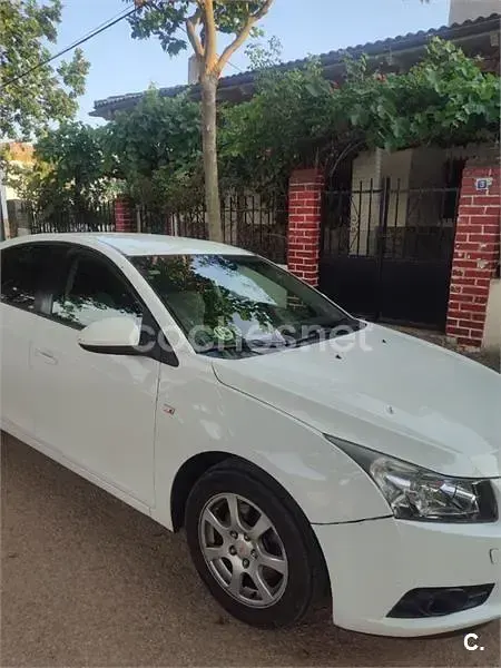 Usado Chevrolet Cruze LS 163 CV (119 kW) 2011 Blanco Berlina
