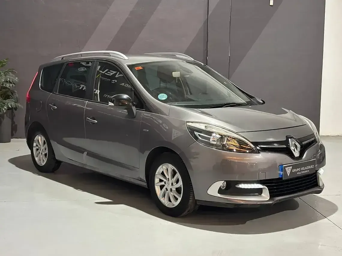 Usado Renault Scénic III 110 CV (80 kW) 2016 Gris Monovolumen