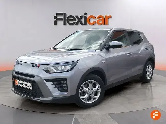 Usado SsangYong Tivoli Limited 135 CV (99 kW) 2024 Gris