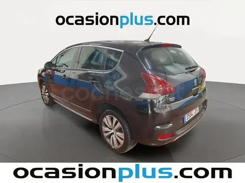 Usado Peugeot 3008 Style 120 CV (88 kW) 2016 Negro Berlina