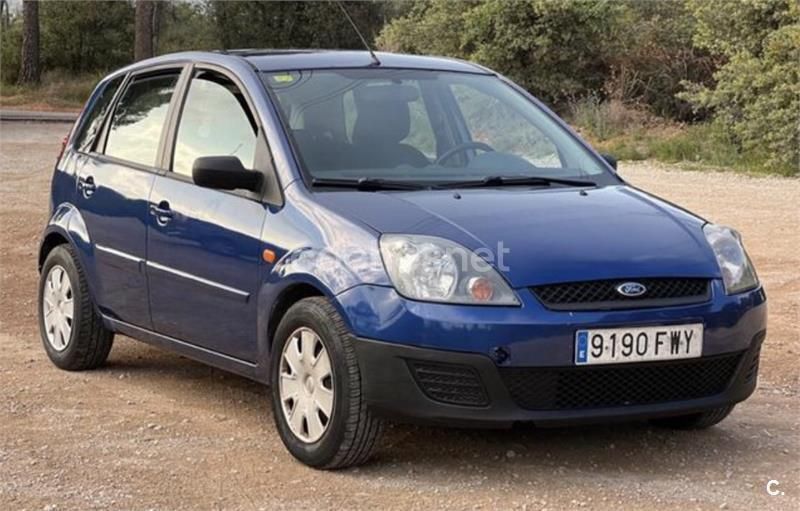 Azul Usado 2007 Ford Fiesta Ambiente Utilitario | 3500 € (Precio justo) - Imagen 1/4