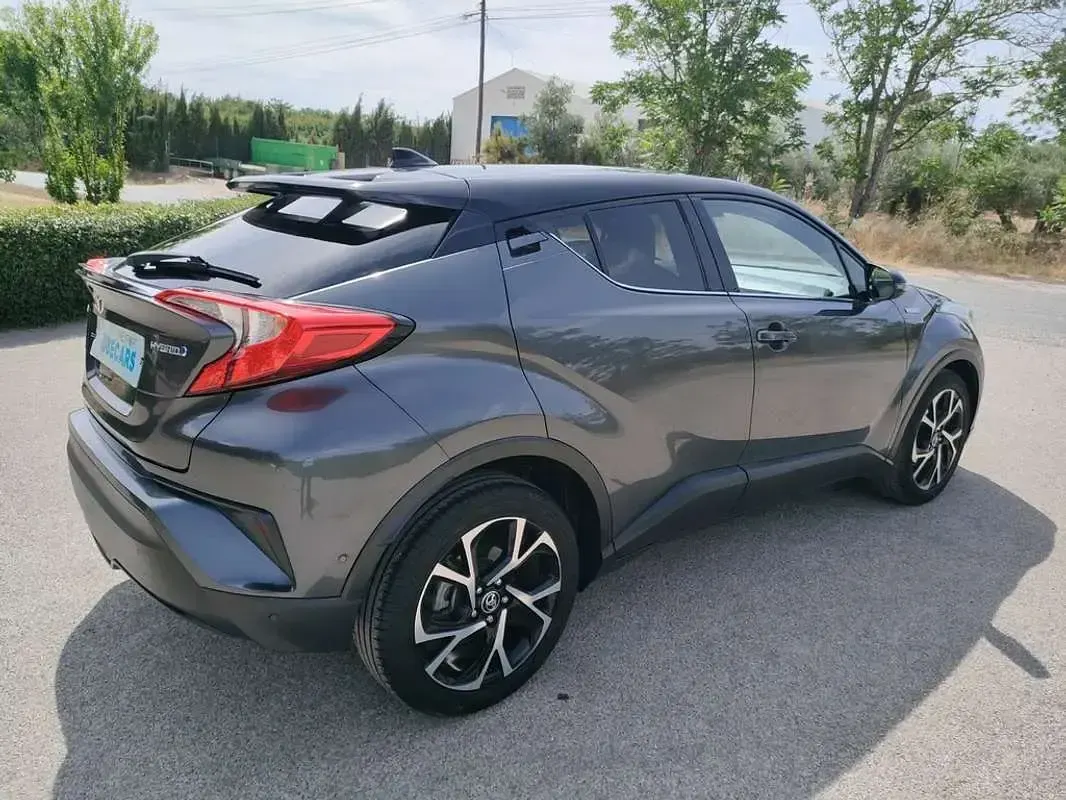 Usado Toyota C-HR Advance 122 CV (89 kW) 2017 Gris SUV