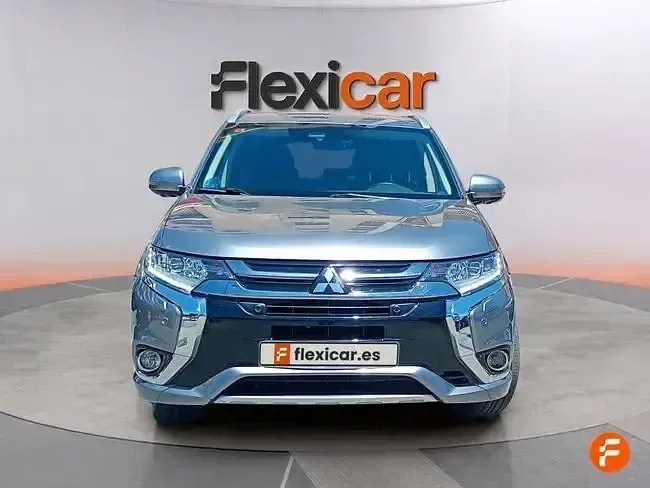 Usado Mitsubishi Outlander P-HEV 203 CV (149 kW) 2017 Gris
