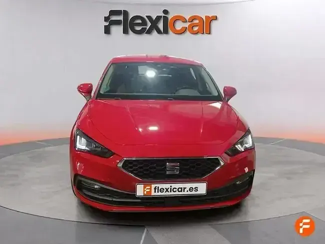 Usado Seat Leon Style 110 CV (80 kW) 2024 Rojo Berlina