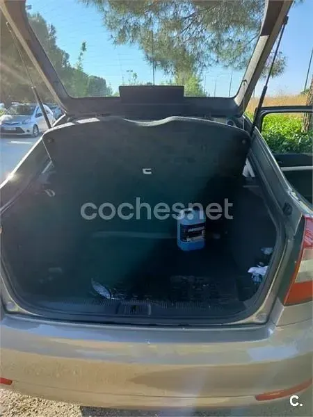 Usado Skoda Octavia 105 CV (77 kW) 2010 Gris / plata Berlina