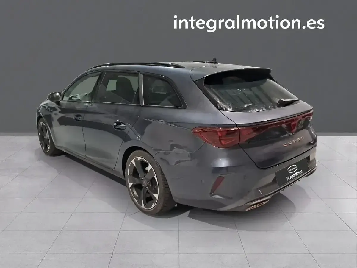 Usado Cupra Leon 204 CV (150 kW) 2025 Gris