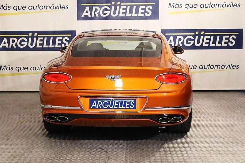 Usado Bentley Continental 659 CV (484 kW) 2022 Naranja Coupe