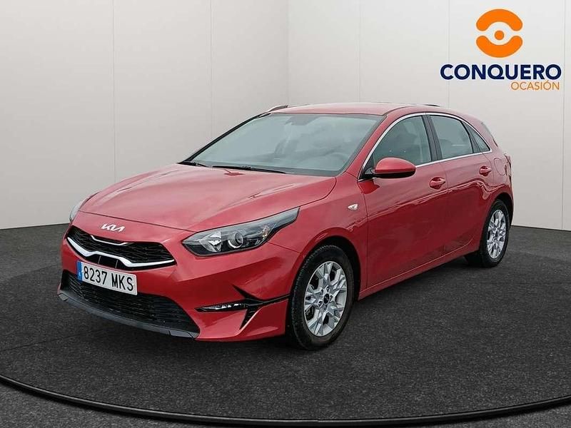 Usado Kia Ceed 101 CV (74 kW) 2023 Rojo Utilitario