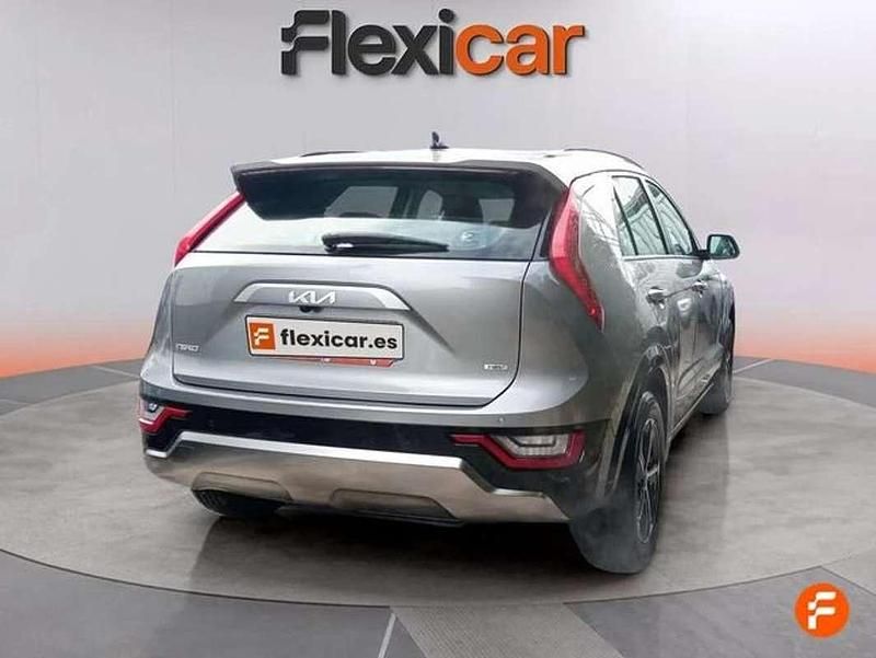 Usado Kia Niro 141 CV (103 kW) 2024 Gris SUV