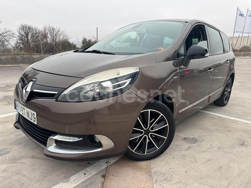 Usado Renault Scénic III Bose Edition 130 CV (95 kW) 2013 Beige Monovolumen