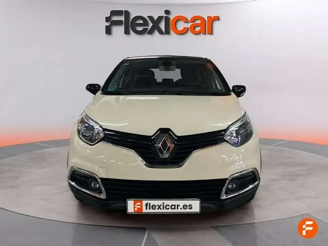 Usado Renault Captur Intens 120 CV (88 kW) 2015 Beige SUV