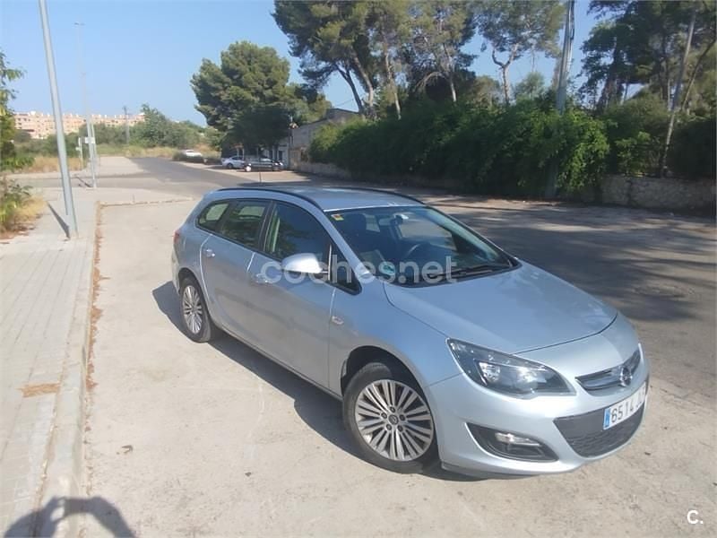 Gris / plata Usado 2016 Opel Astra Excellence Berlina | 5000 € (Precio justo) - Imagen 1/4