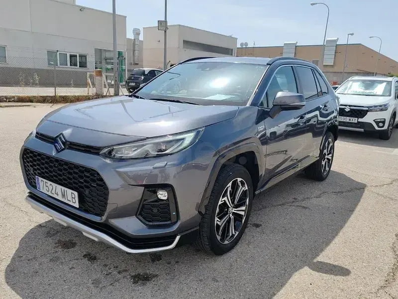Usado Suzuki Across 306 CV (225 kW) 2023 Gris / plata SUV