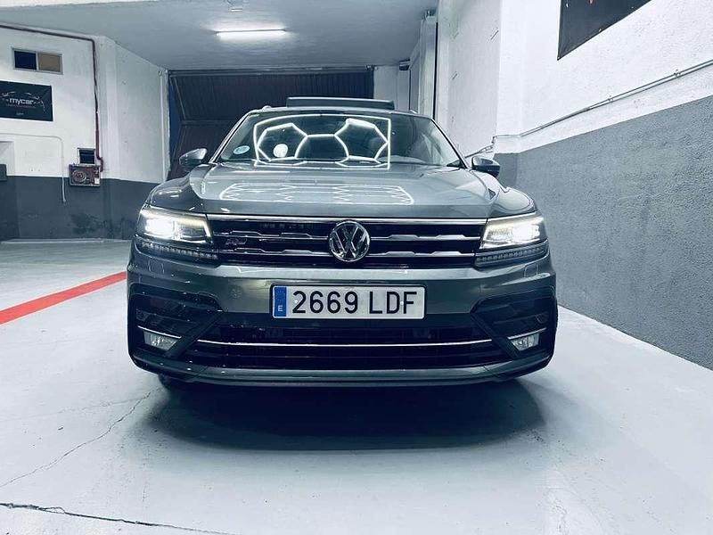 Usado VW Tiguan Allspace Sportline 150 CV (110 kW) 2020 Gris SUV