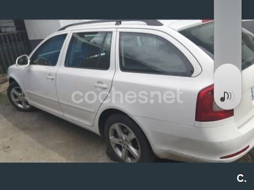 Usado Skoda Octavia Family 105 CV (77 kW) 2012 Blanco Berlina